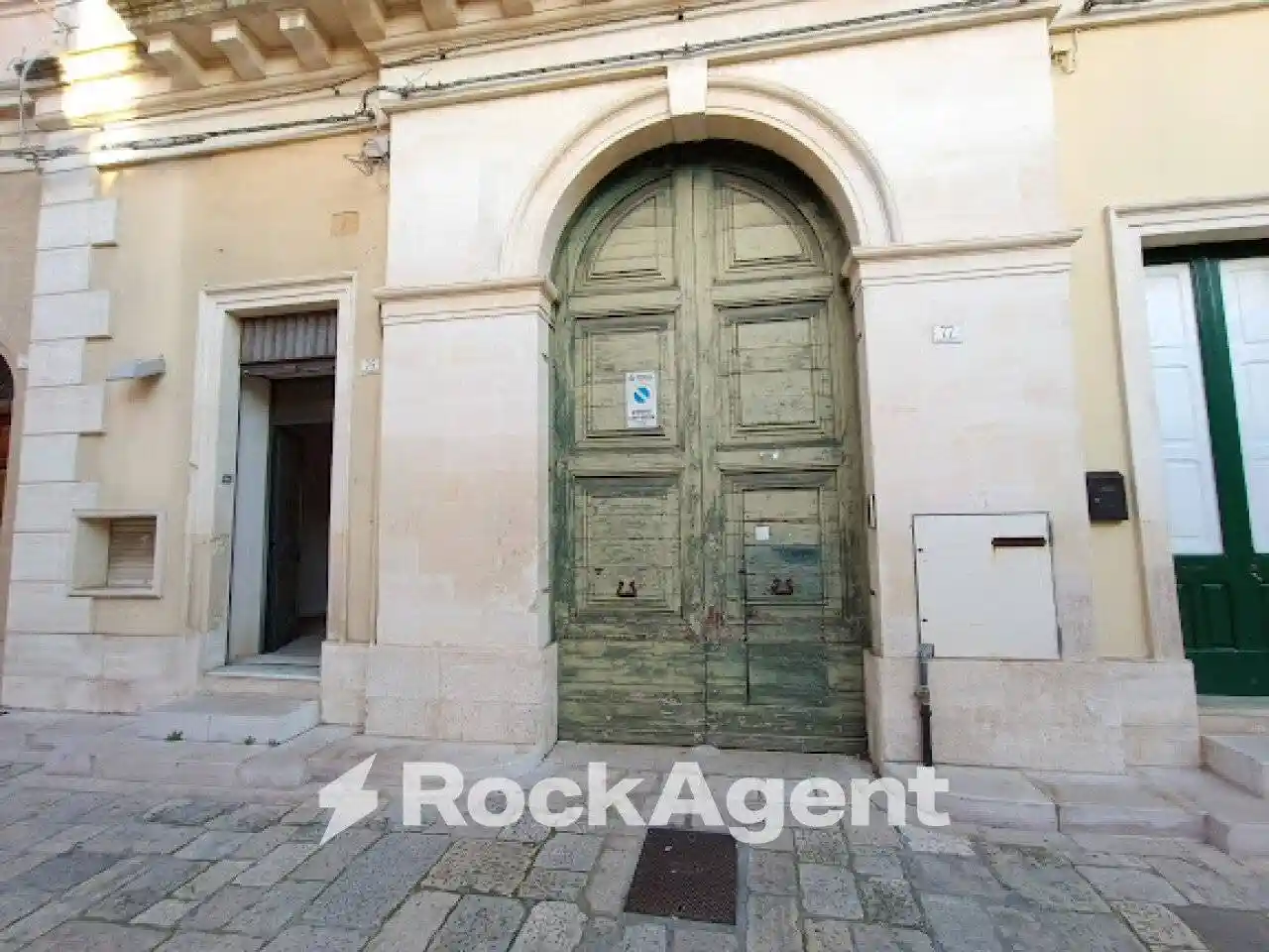 Palazzo - Edificio in vendita a Trepuzzi
