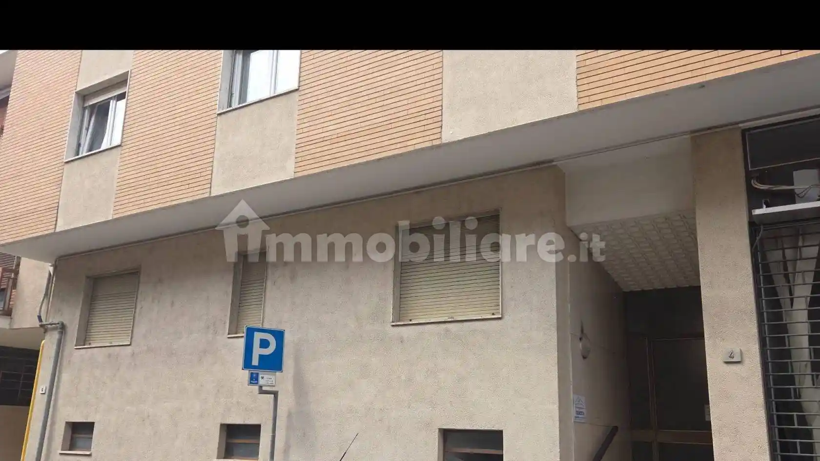 Palazzo - Edificio in vendita a Borgosesia