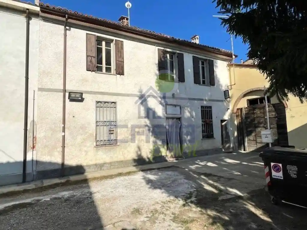 Casa indipendente in vendita a Castelvetro Piacentino