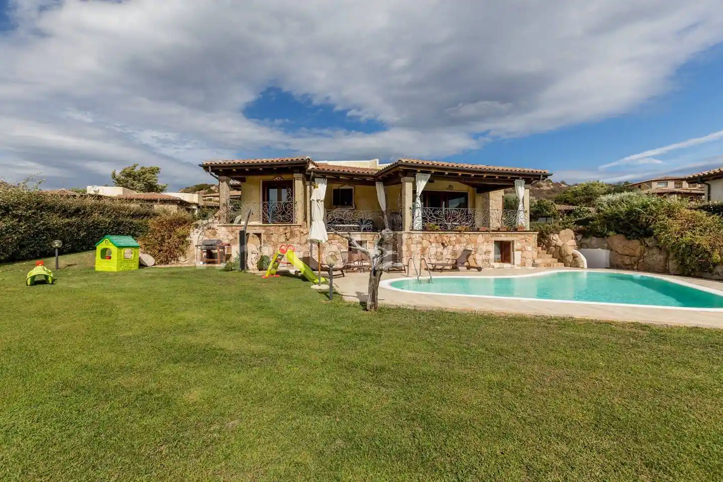 Villa in vendita a San Teodoro
