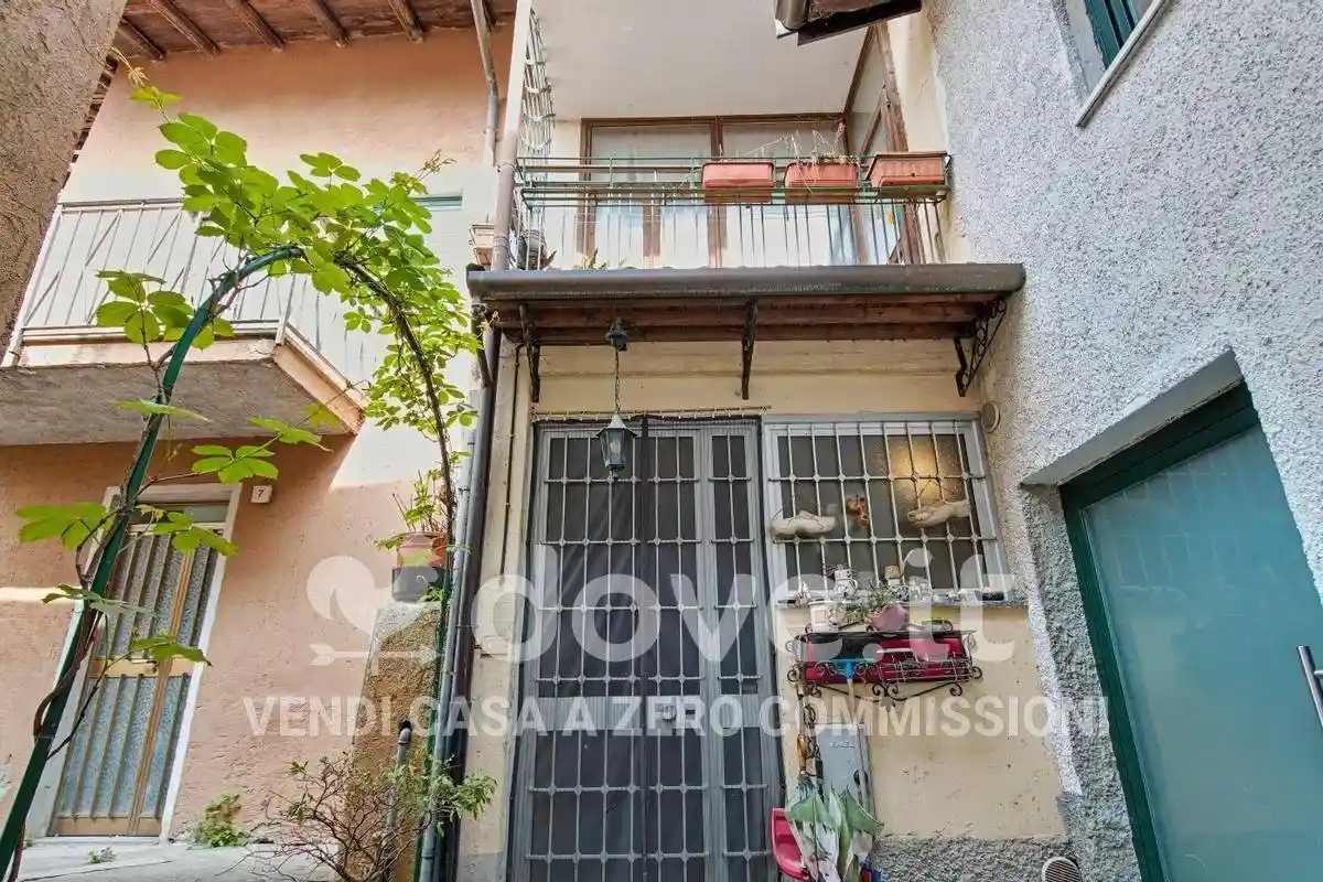 Casa indipendente in vendita a Spinone al Lago