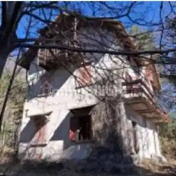 Villa in vendita a Plesio