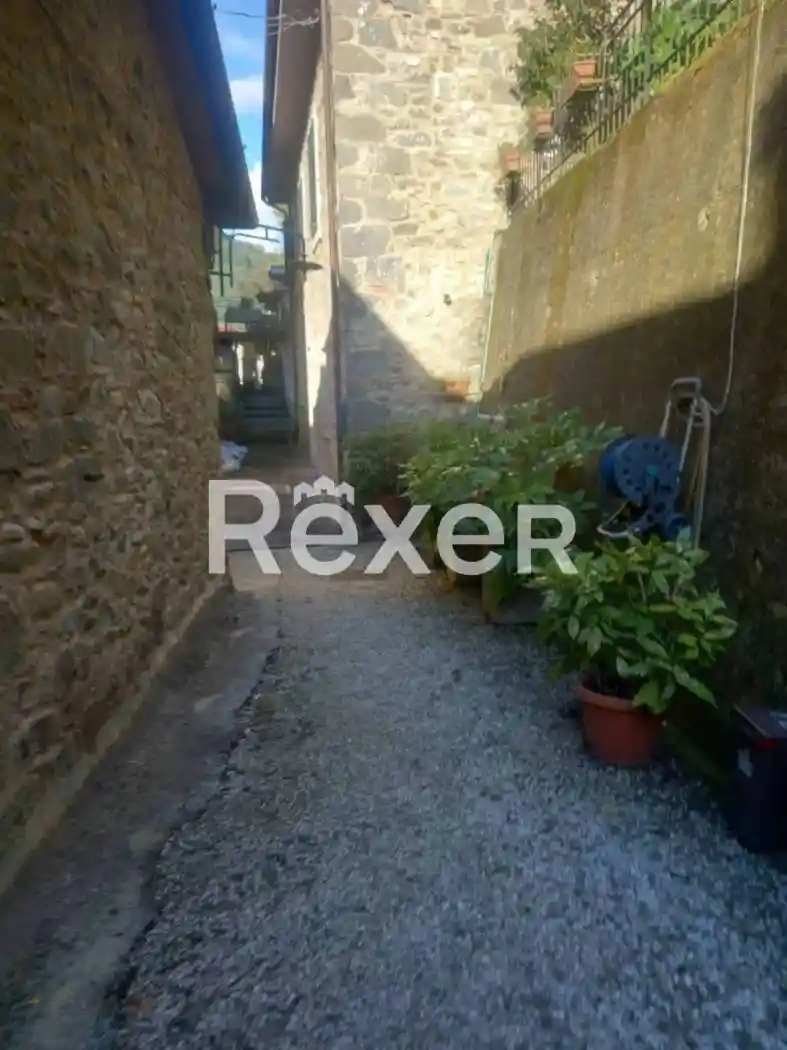 Casa indipendente in vendita a Borgo a Mozzano