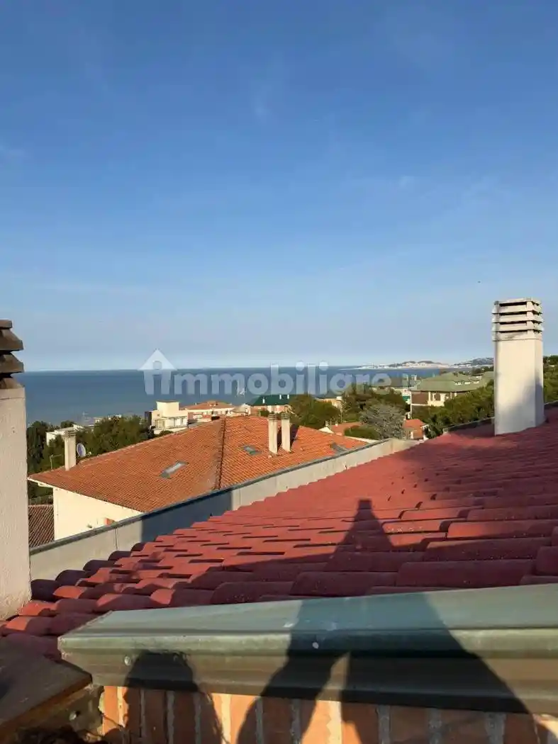 Appartamento in vendita a Falconara Marittima
