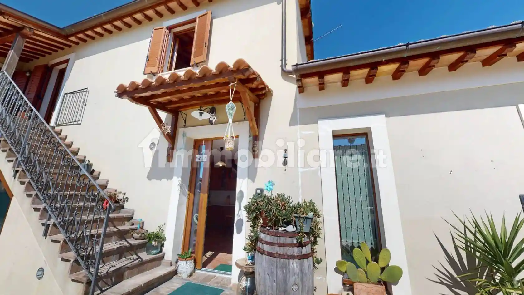 Casa indipendente in vendita a Foligno