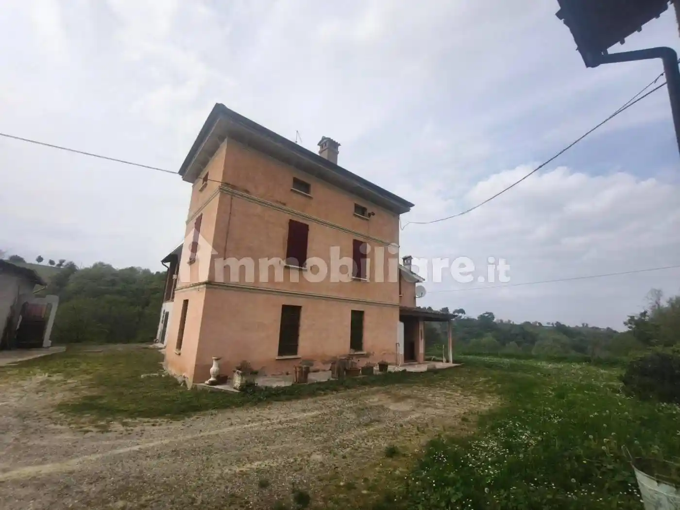Rustico - Casale in vendita a Carpaneto Piacentino