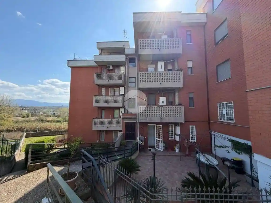 Appartamento in vendita a Fara in Sabina