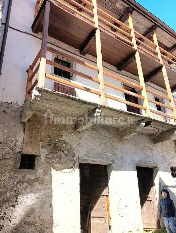 Casa indipendente in affitto a Varzo