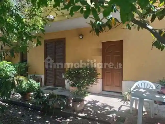 Palazzo - Stabile in vendita a Magione