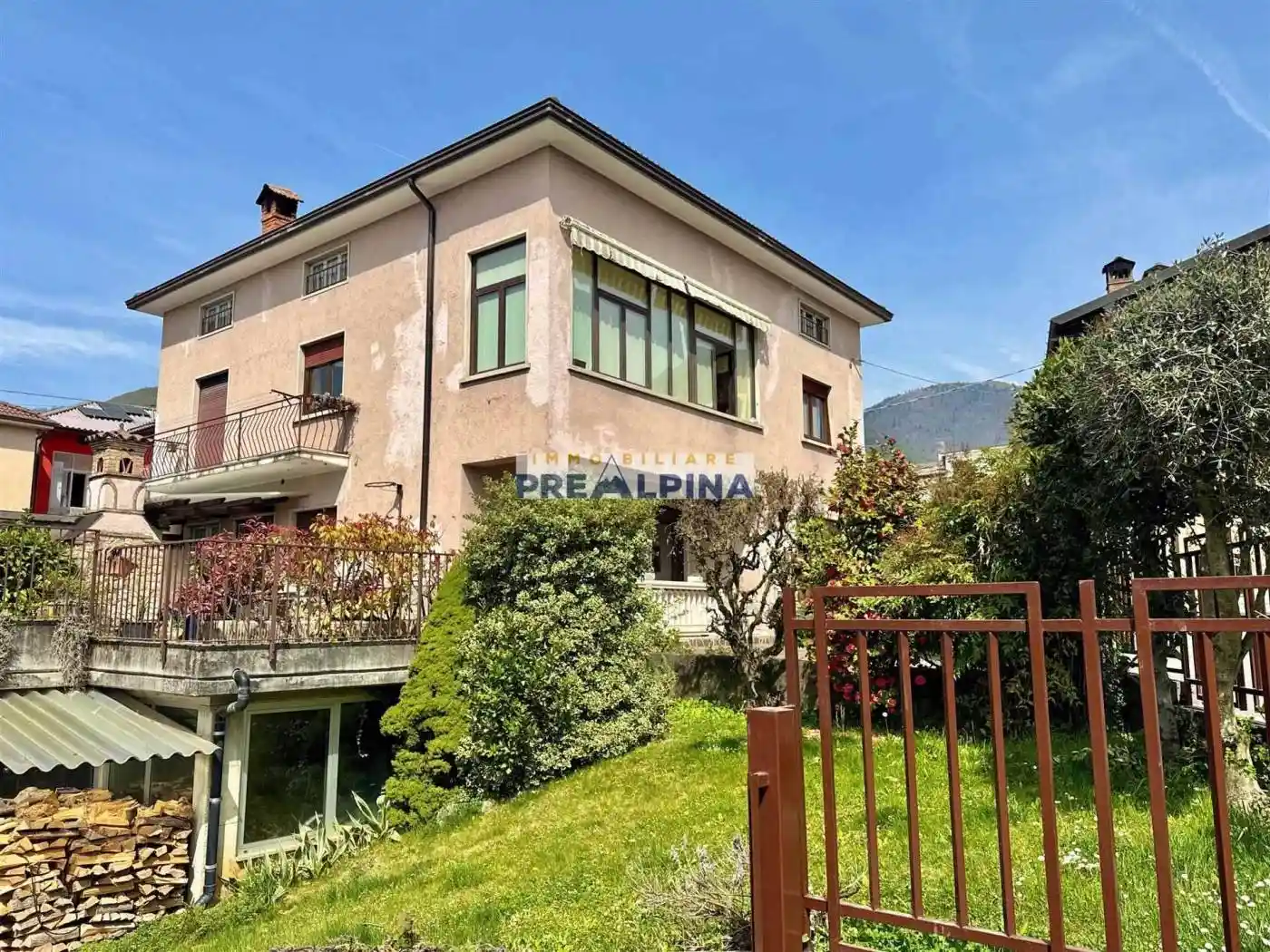 Villa in vendita a Gandino