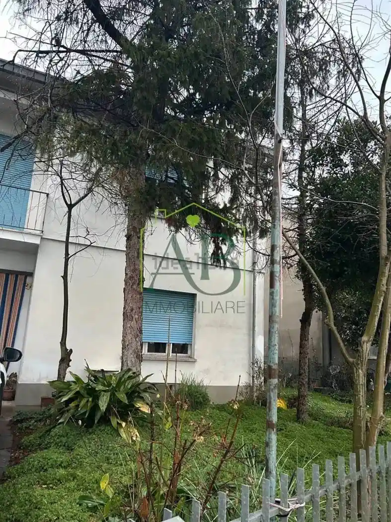 Villa in vendita a Russi