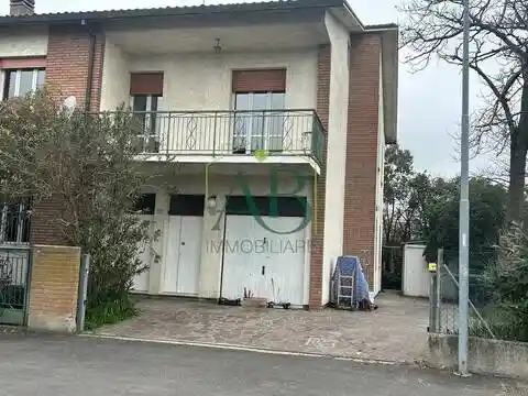 Appartamento in vendita a Russi