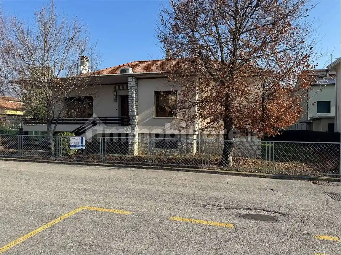 Casa indipendente in vendita a Vittorio Veneto
