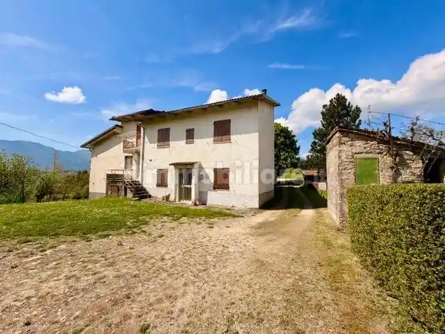 Casa indipendente in vendita a Alto Reno Terme