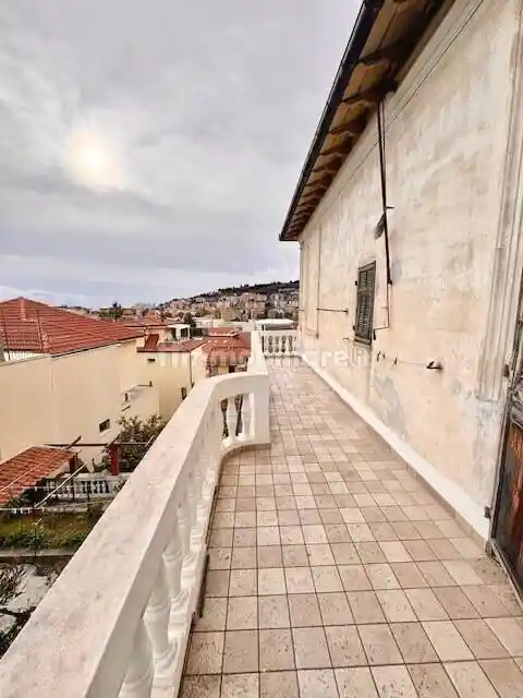 Appartamento in vendita a Imperia