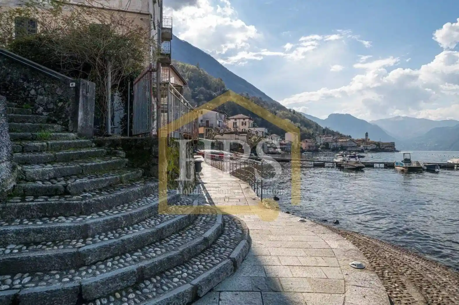 Palazzo - Edificio in vendita a Lezzeno