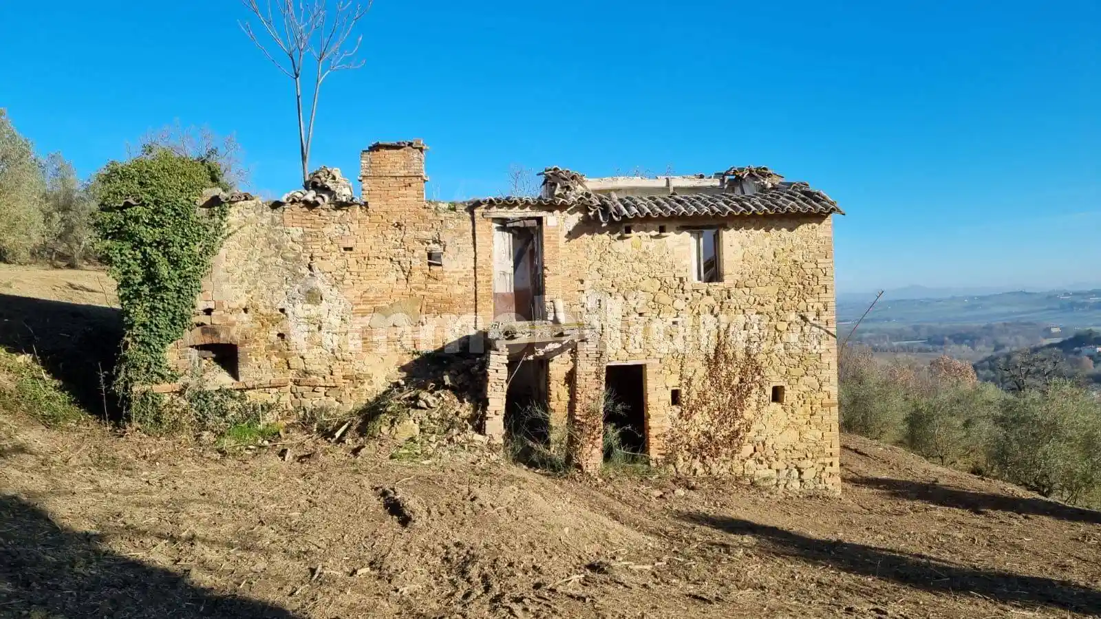 Rustico - Casale in vendita a Marsciano
