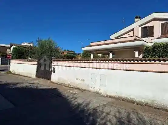 Villetta a schiera in vendita a Ardea