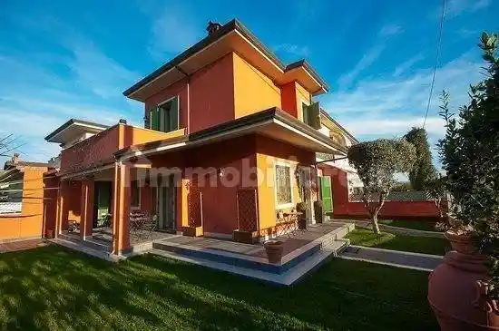 Villa in vendita a Camaiore