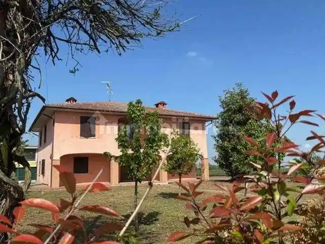 Villa in vendita a Busseto