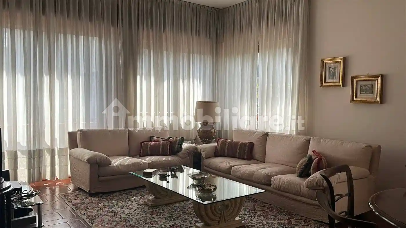 Villa in vendita a Castelletto Sopra Ticino