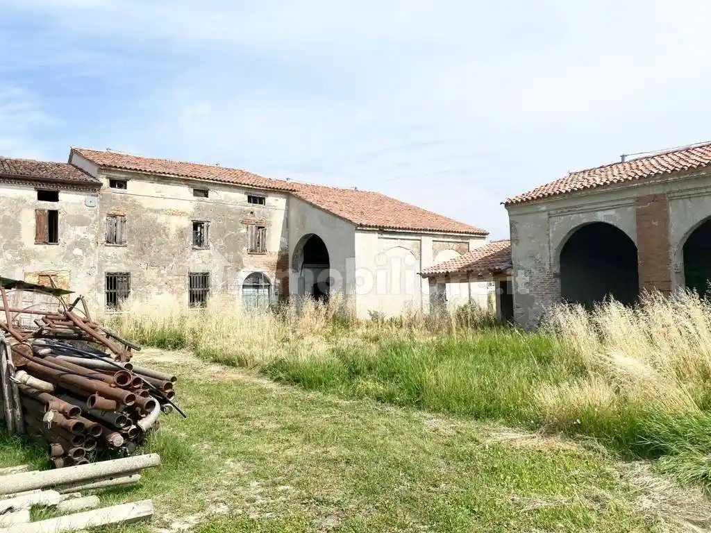 Villa in vendita a San Benedetto Po