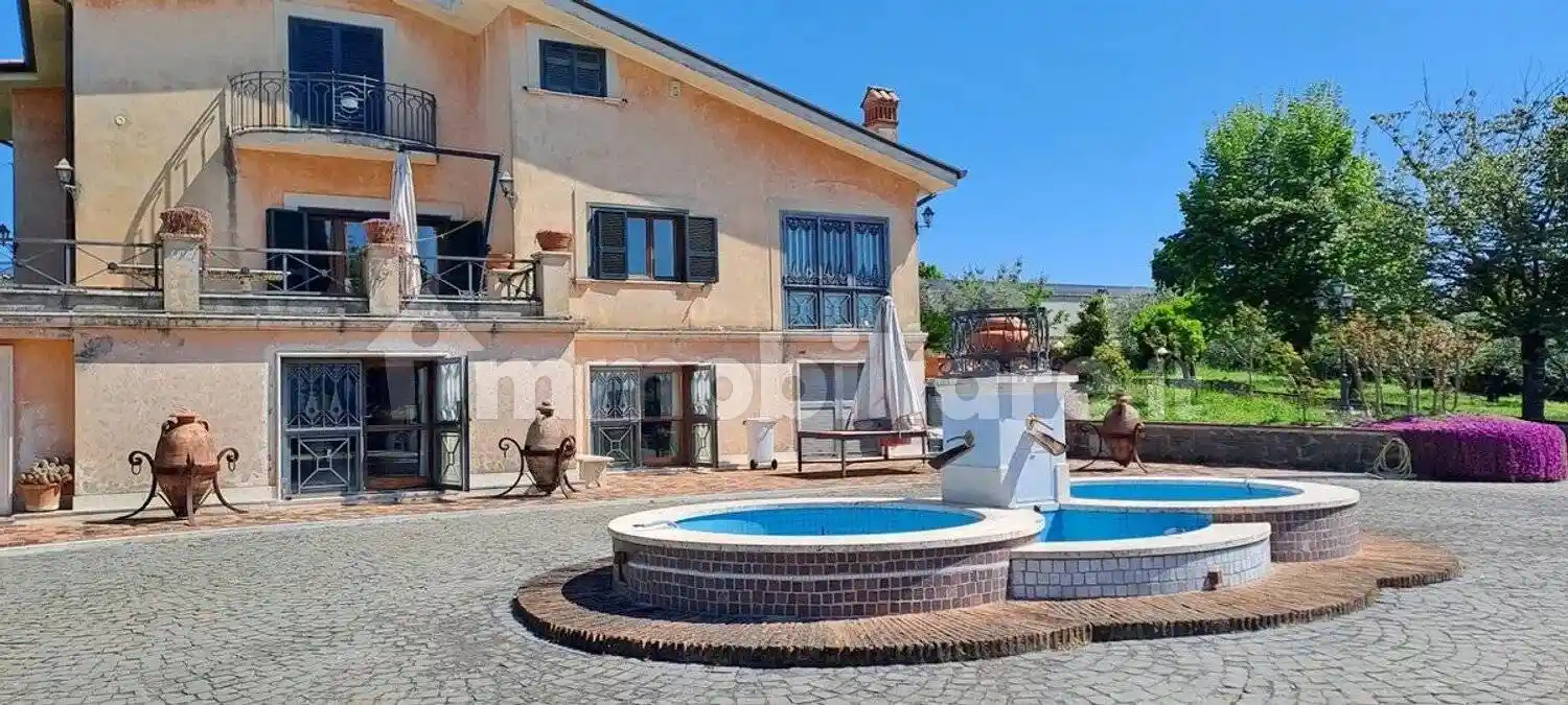 Villa in vendita a Velletri