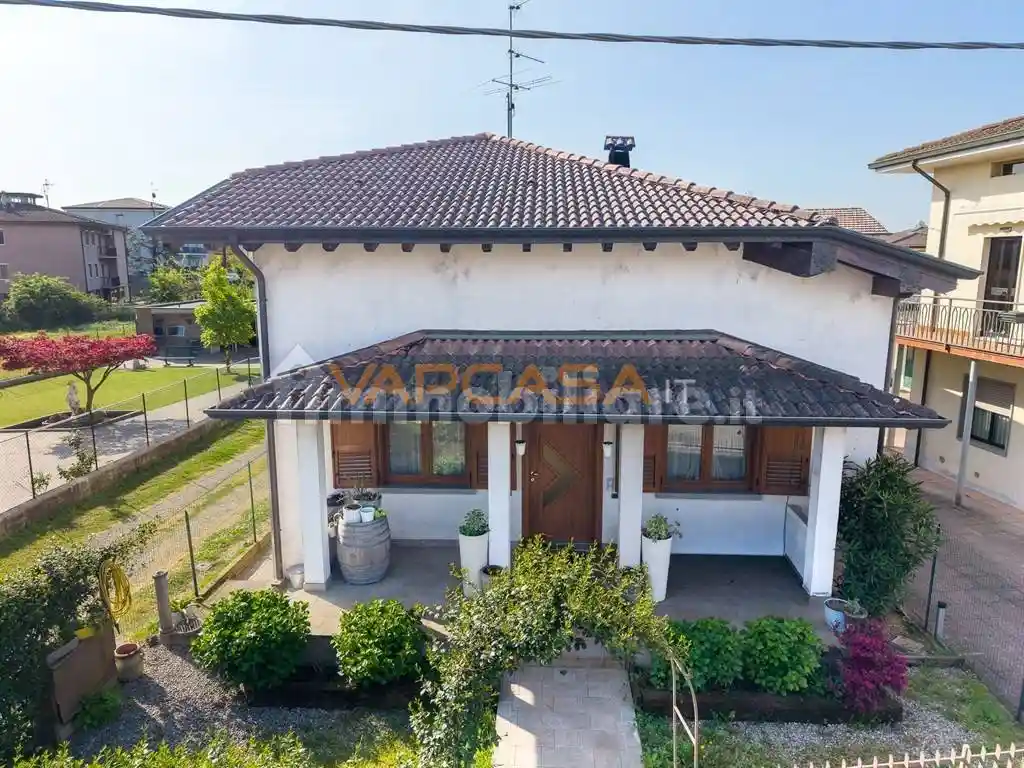 Villa in vendita a Cividate al Piano