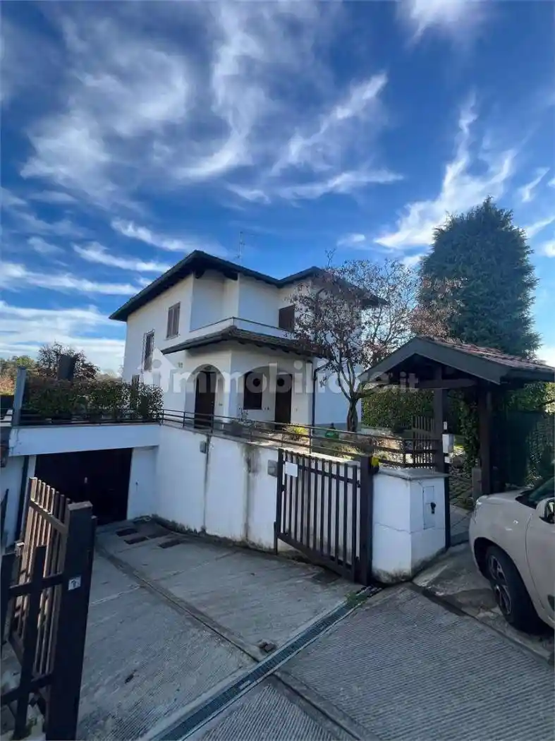 Villa in vendita a Vertemate con Minoprio