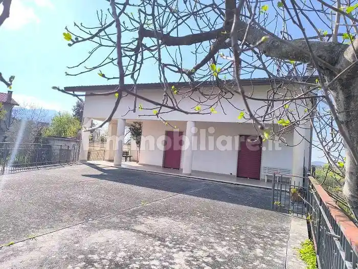 Villa in vendita a Paternopoli