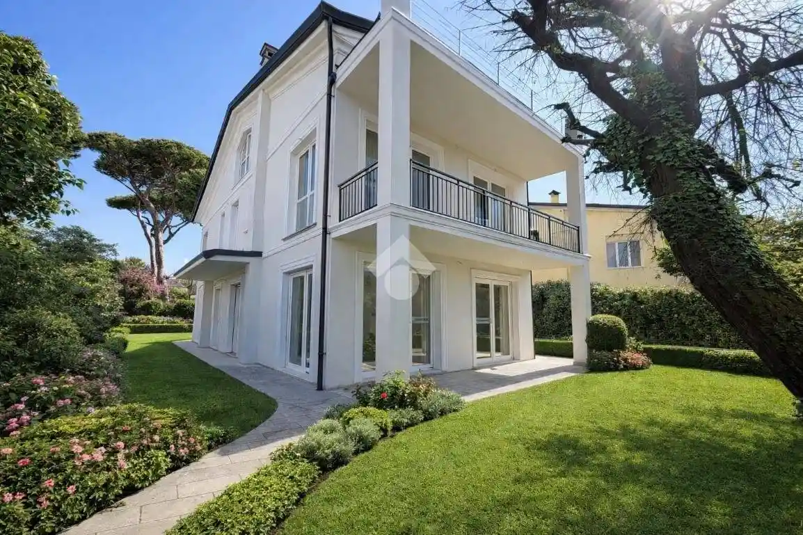 Villa in vendita a Massa