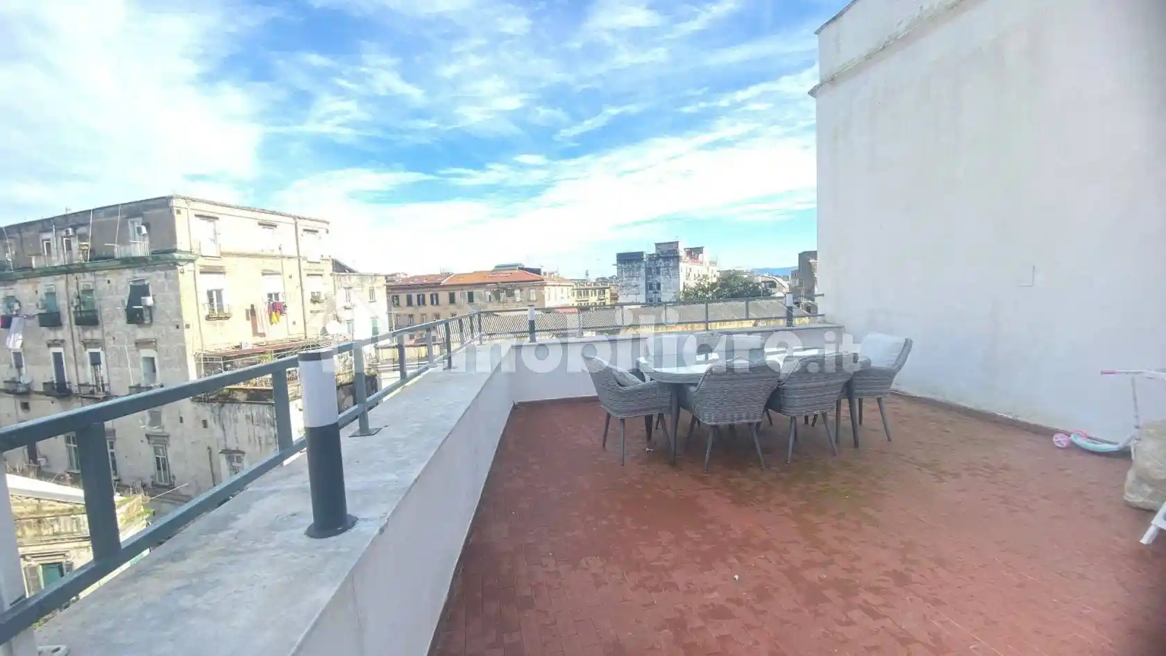 Appartamento in vendita a Napoli