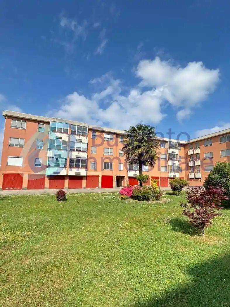 Appartamento in vendita a Novara