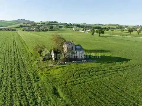 Rustico - Casale in vendita a Jesi
