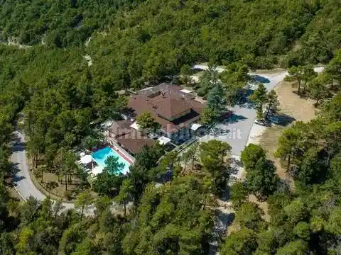 Villa in vendita a Arcevia