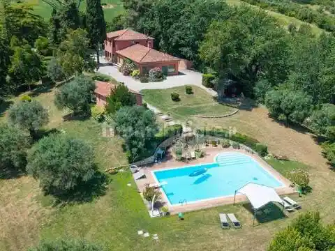 Villa in vendita a Monte Roberto