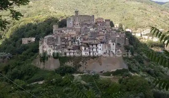 Casa indipendente in vendita a San Gregorio da Sassola