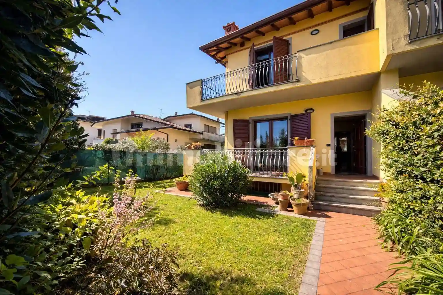 Villa - foto 2