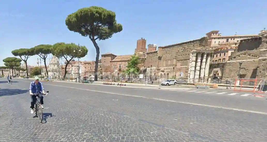 Palazzo - Edificio in vendita a Roma
