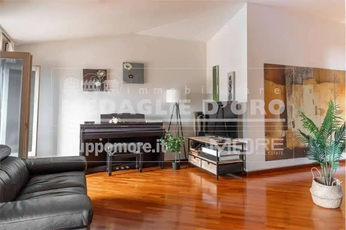 Appartamento in vendita a Modena