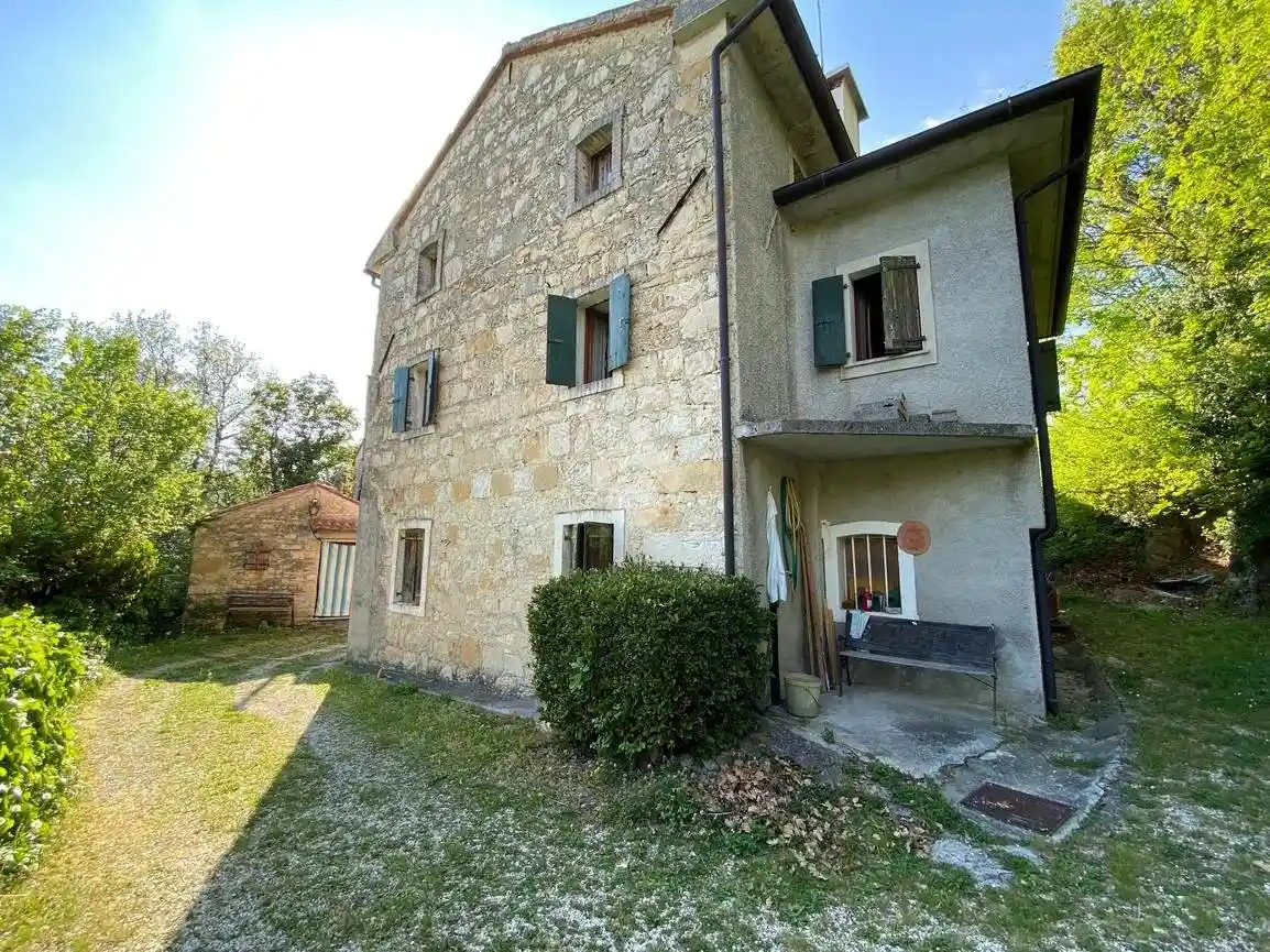 Rustico - Casale in vendita a Vittorio Veneto