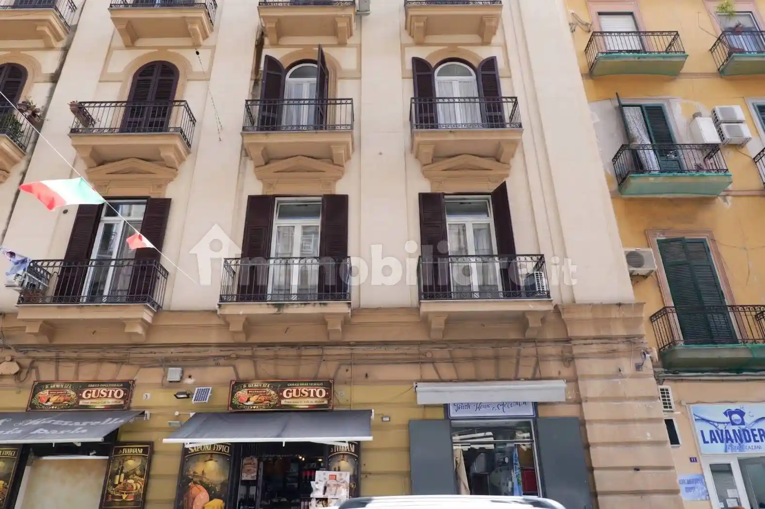 Appartamento in vendita a Napoli