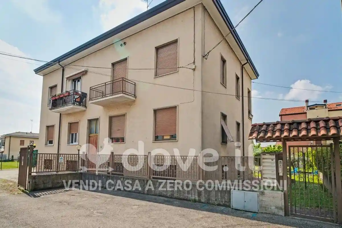 Appartamento in vendita a Carugo