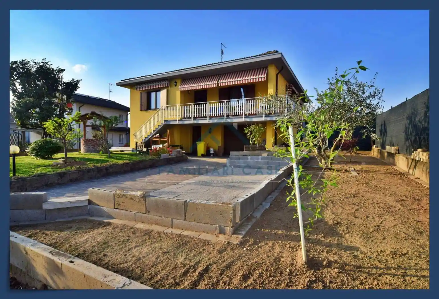 Villa in vendita a Caronno Varesino