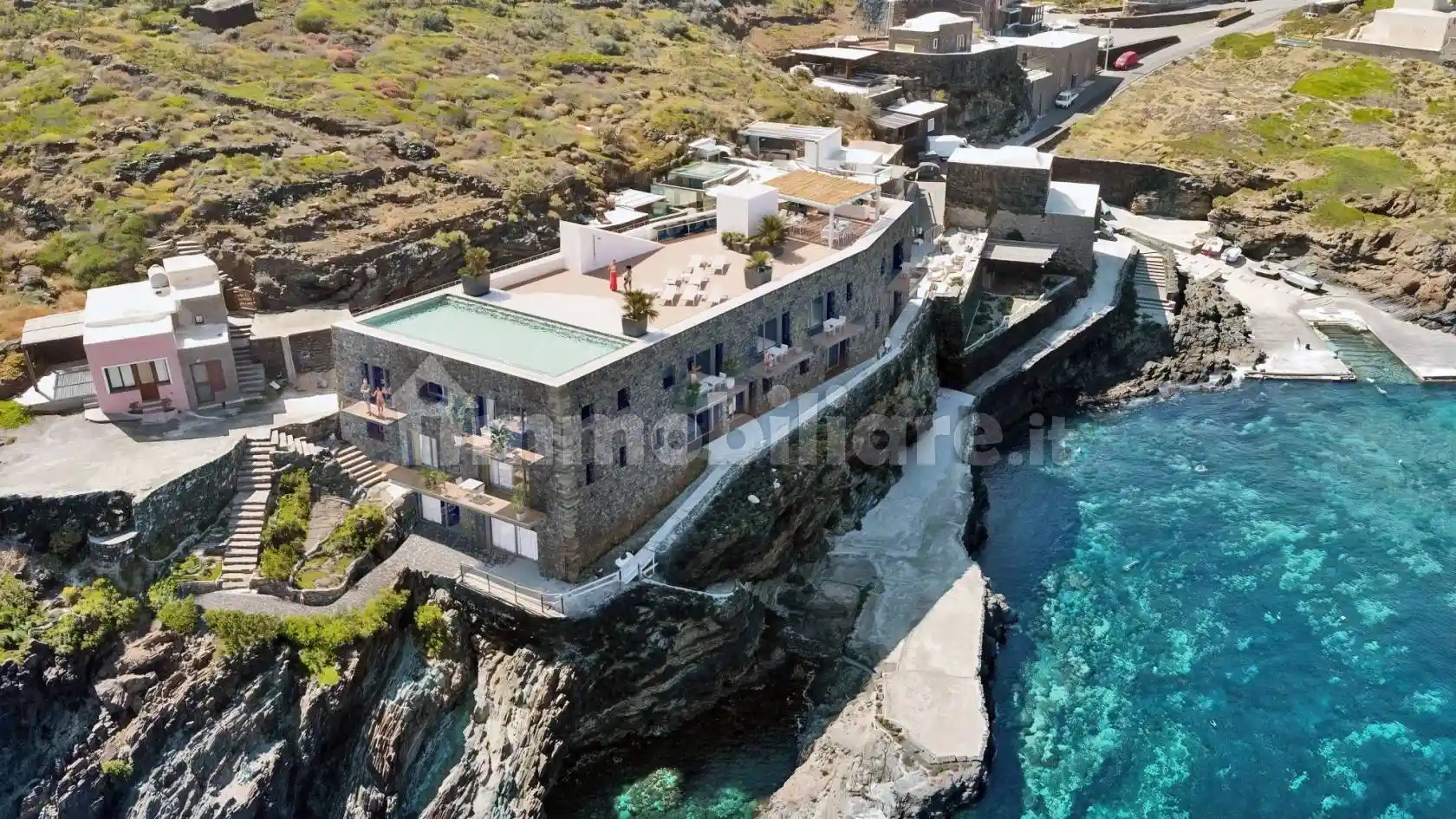Palazzo - Edificio in vendita a Pantelleria