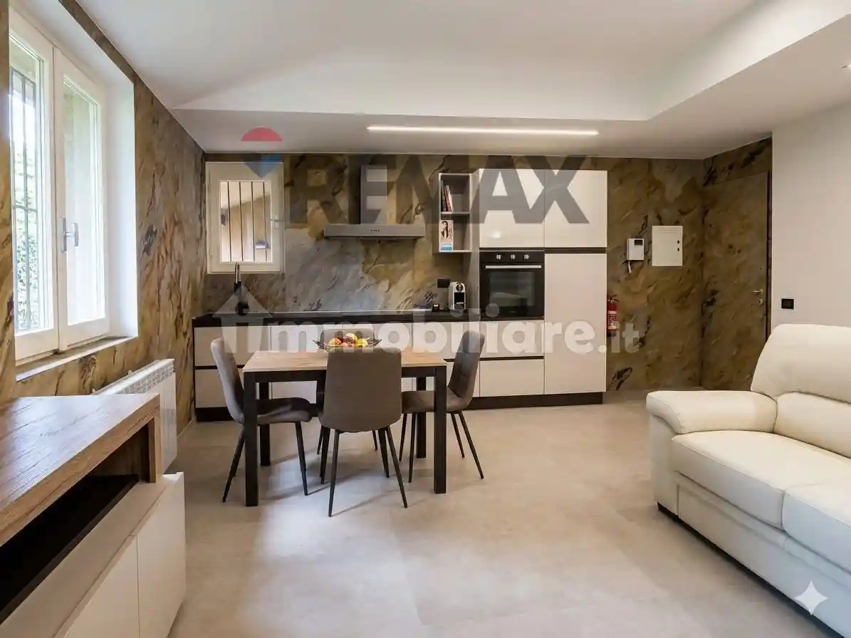 Appartamento in vendita a Spinone al Lago