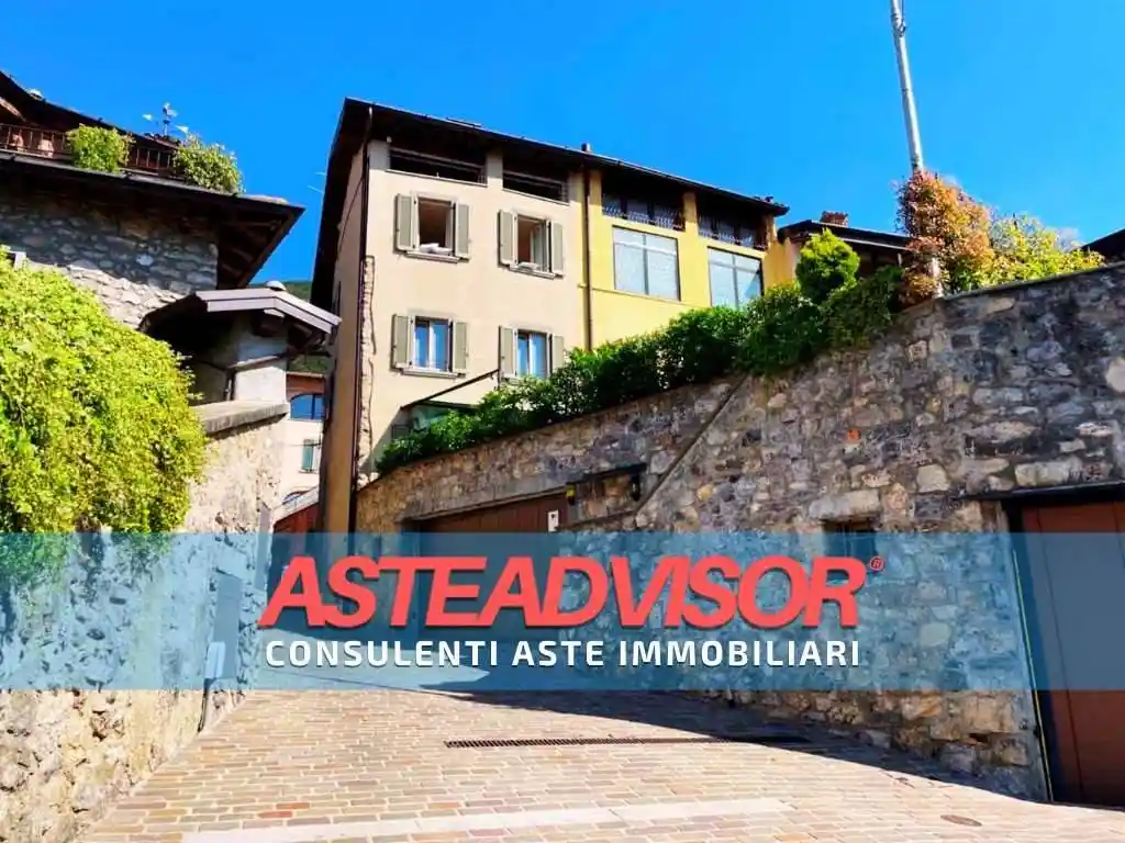 Casa indipendente in vendita a Gandino