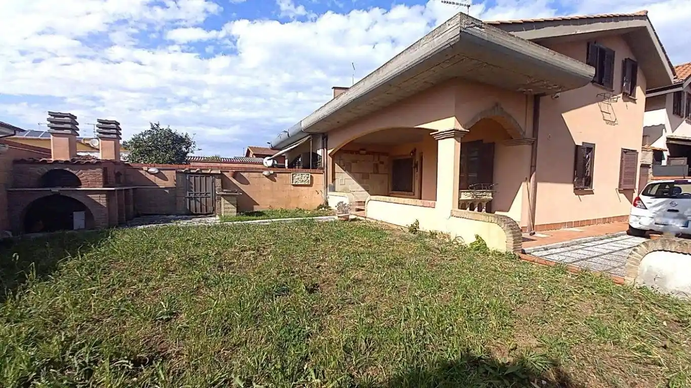 Villa in vendita a Ardea