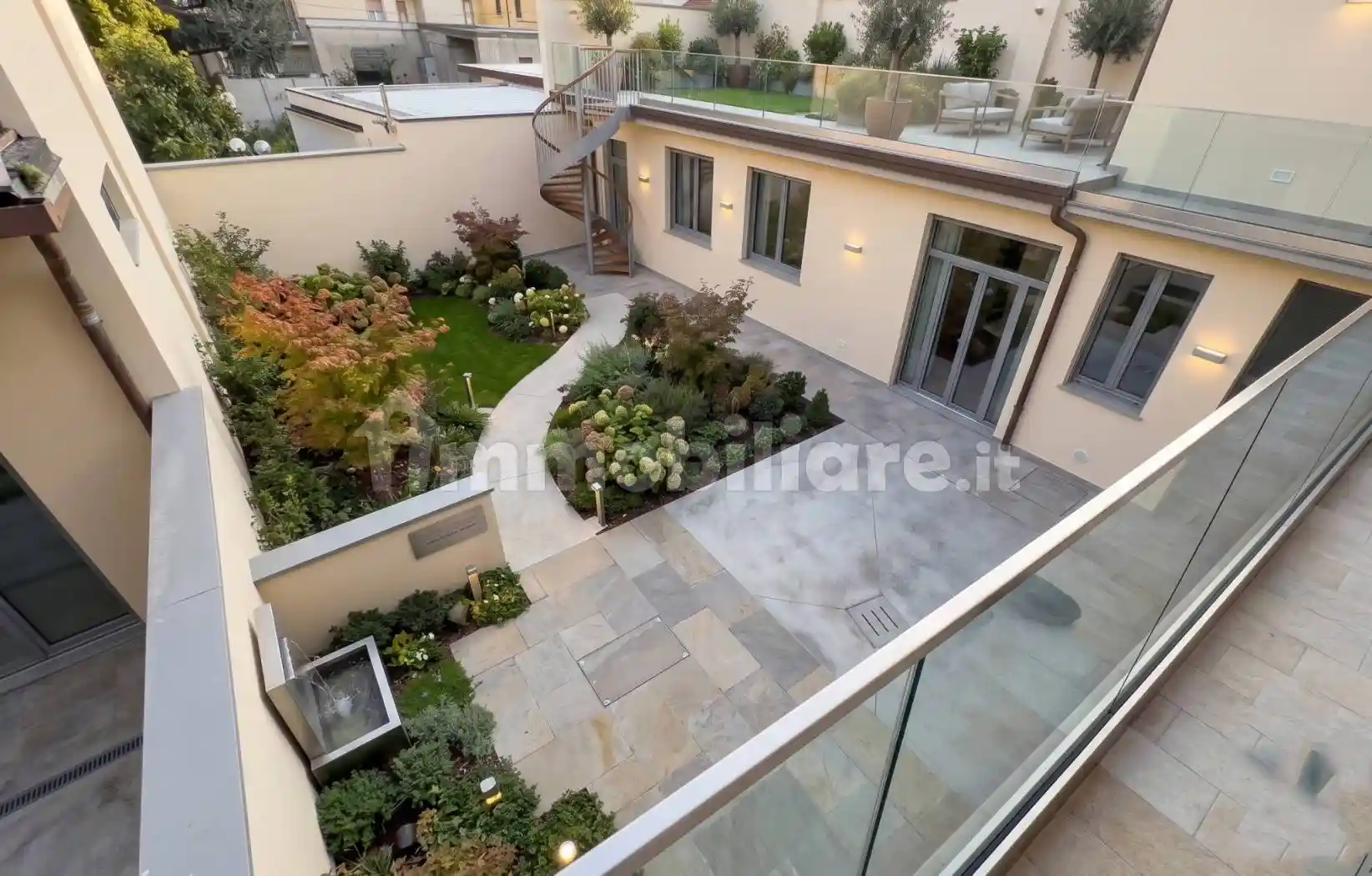 Palazzo - Edificio in vendita a Lissone