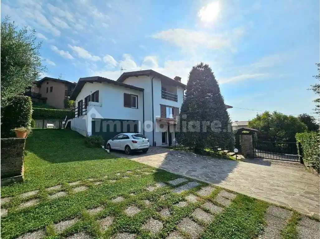 Villa in vendita a Cenate Sotto